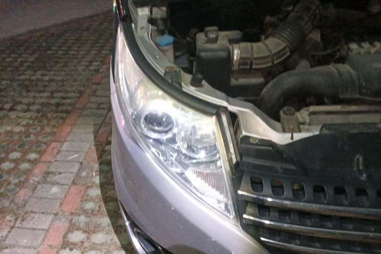Used JAC Group Refine M5 2013 2.0T Gasoline Manual Business Edition Right Front Headlight