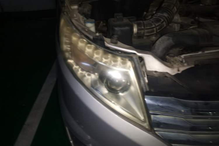 Used JAC Group Refine M5 2013 2.0T Gasoline Manual Business Edition Right Front Headlight