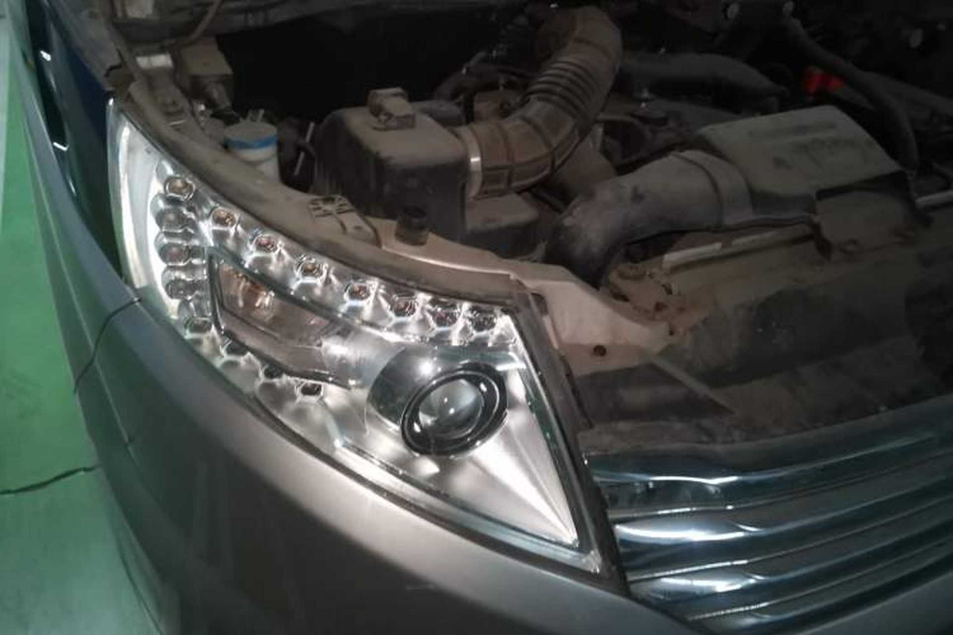Used JAC Group Refine M5 2013 2.0T Gasoline Manual Business Edition Right Front Headlight