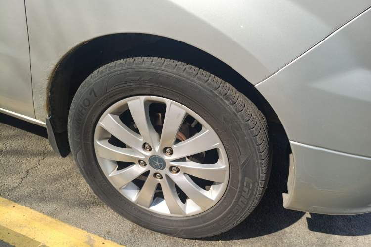 Used JAC Group Refine M5 2013 2.0T Gasoline Manual Business Edition Right Front Wheel Hub