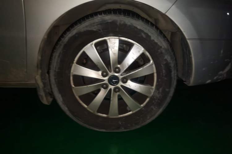 Used JAC Group Refine M5 2013 2.0T Gasoline Manual Business Edition Right Front Wheel Hub