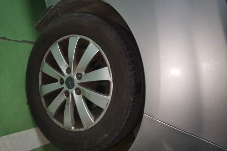 Used JAC Group Refine M5 2013 2.0T Gasoline Manual Business Edition Right Front Wheel Hub