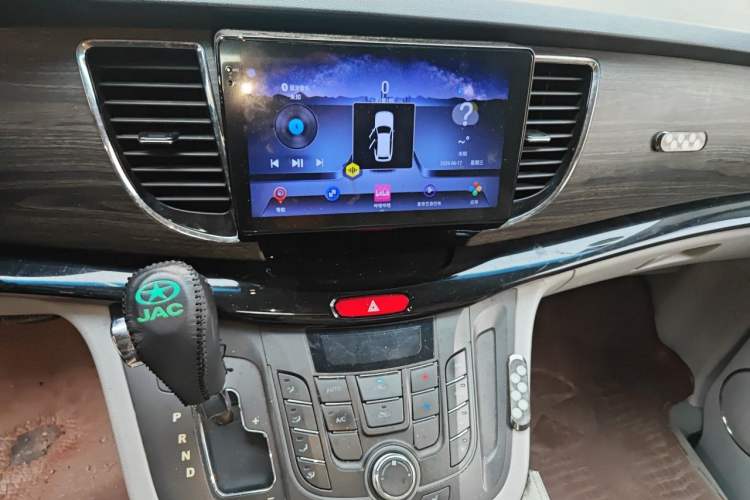 Used JAC Group Refine M5 2013 2.0T Gasoline Automatic Business Edition Audio And AC Panel