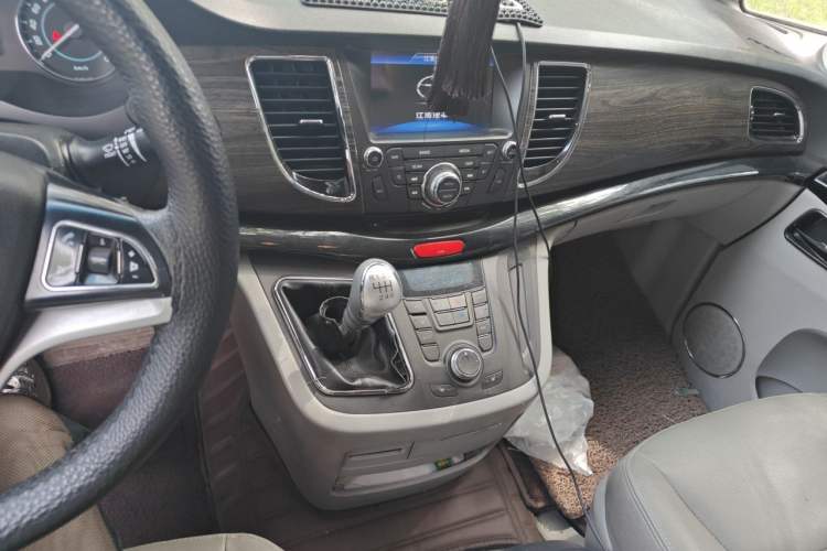 Used JAC Group Refine M5 2013 2.0T Gasoline Manual Business Edition Audio And AC Panel