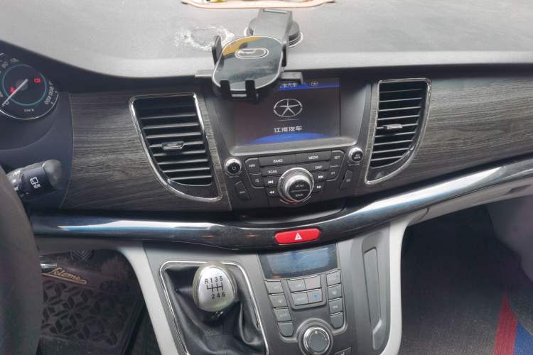 Used JAC Group Refine M5 2013 2.0T Gasoline Manual Business Edition Audio And AC Panel