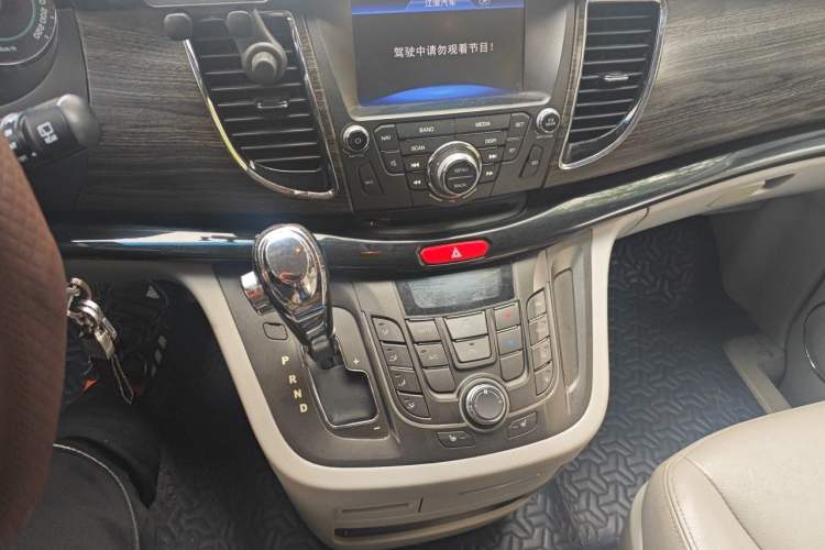 Used JAC Group Refine M5 2013 2.0T Gasoline Automatic Business Edition Audio And AC Panel