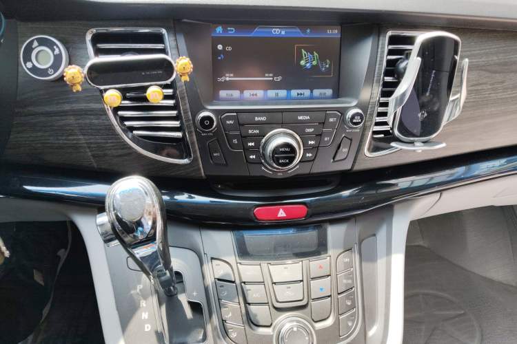 Used JAC Group Refine M5 2013 2.0T Gasoline Automatic Business Edition Audio And AC Panel
