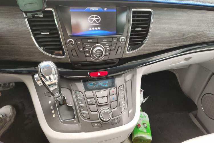 Used JAC Group Refine M5 2013 2.0T Gasoline Automatic Business Edition Audio And AC Panel