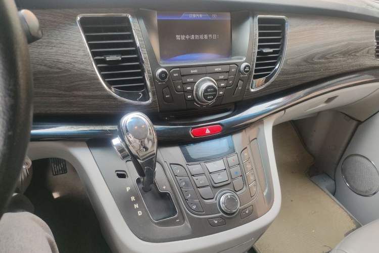 Used JAC Group Refine M5 2013 2.0T Gasoline Automatic Business Edition Audio And AC Panel