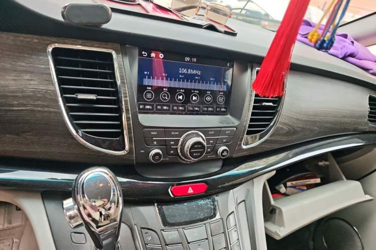 Used JAC Group Refine M5 2013 2.0T Gasoline Automatic Business Edition Audio And AC Panel