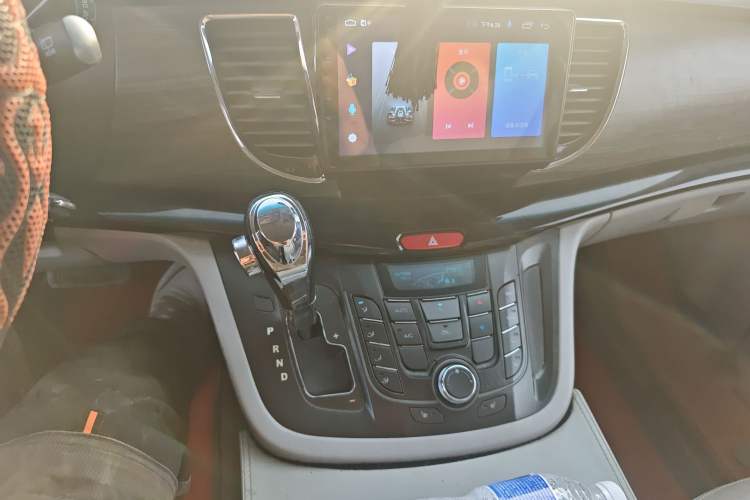 Used JAC Group Refine M5 2013 2.0T Gasoline Automatic Business Edition Audio And AC Panel