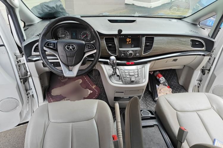 Used JAC Group Refine M5 2013 2.0T Gasoline Automatic Business Edition Center Console