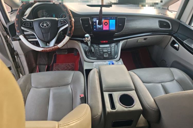Used JAC Group Refine M5 2013 2.0T Gasoline Automatic Business Edition Center Console
