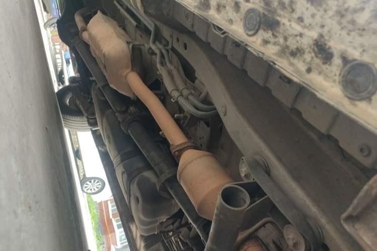 Used JAC Group Refine M5 2013 2.0T Gasoline Automatic Business Edition Chassis Front Right