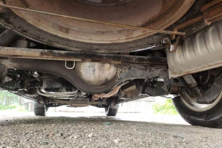 Used JAC Group Refine M5 2013 2.0T Gasoline Automatic Business Edition Chassis Rear