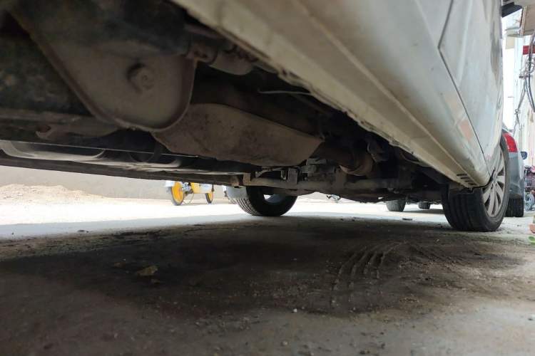 Used JAC Group Refine M5 2013 2.0T Gasoline Automatic Business Edition Chassis Rear Right