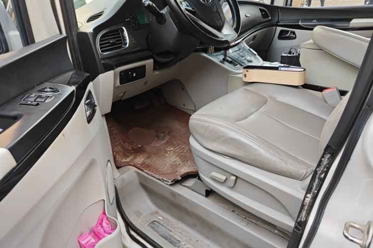Used JAC Group Refine M5 2013 2.0T Gasoline Automatic Business Edition Driver Seat