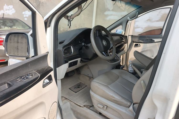 Used JAC Group Refine M5 2013 2.0T Gasoline Automatic Business Edition Driver Seat