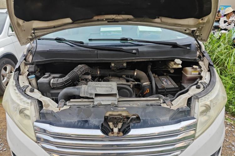 Used JAC Group Refine M5 2013 2.0T Gasoline Automatic Business Edition Engine Bay