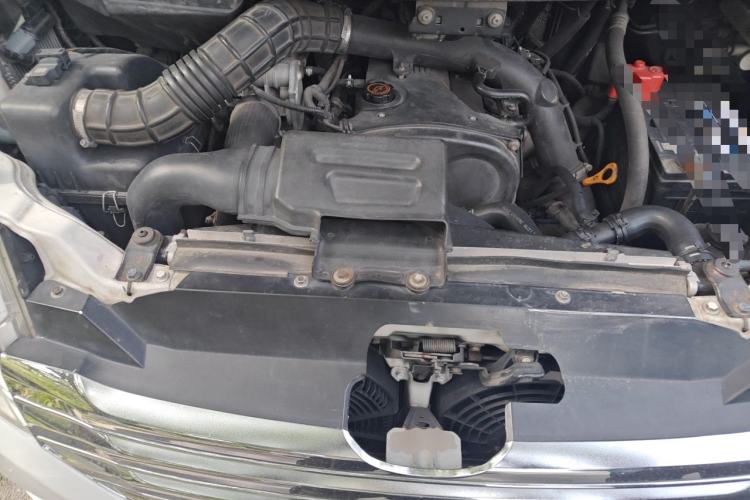 Used JAC Group Refine M5 2013 2.0T Gasoline Manual Business Edition Engine Bay