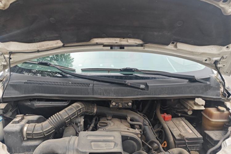 Used JAC Group Refine M5 2013 2.0T Gasoline Automatic Business Edition Engine Bay