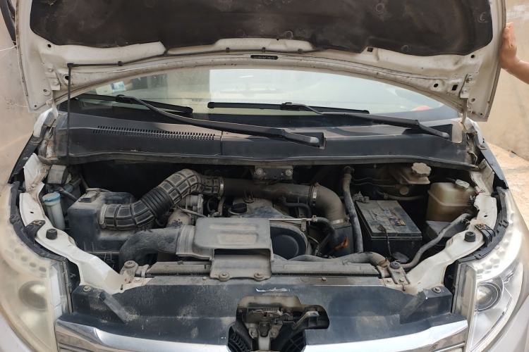 Used JAC Group Refine M5 2013 2.0T Gasoline Automatic Business Edition Engine Bay