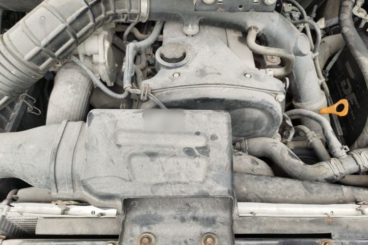 Used JAC Group Refine M5 2013 2.0T Gasoline Automatic Business Edition Engine Bay