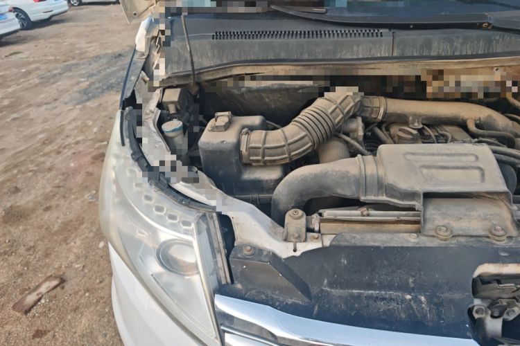 Used JAC Group Refine M5 2013 2.0T Gasoline Automatic Business Edition Engine Bay Right