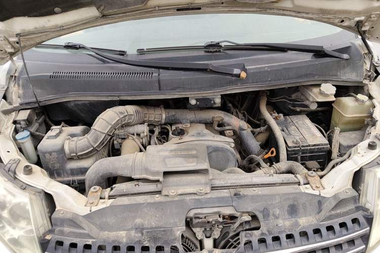 Used JAC Group Refine M5 2013 2.0T Gasoline Automatic Business Edition Engine Bay