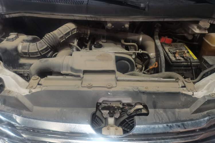 Used JAC Group Refine M5 2013 2.0T Gasoline Manual Business Edition Engine Bay
