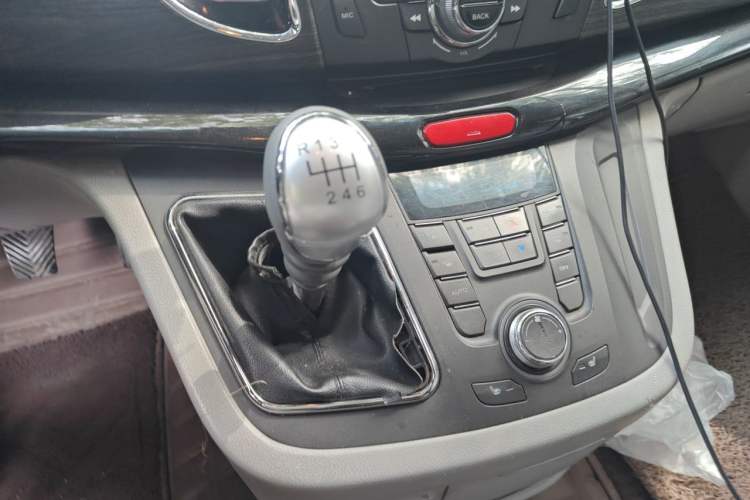 Used JAC Group Refine M5 2013 2.0T Gasoline Manual Business Edition Gear Lever