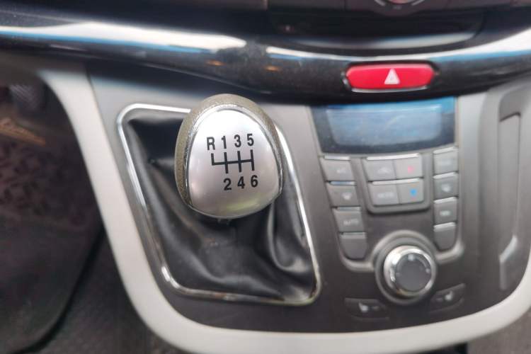 Used JAC Group Refine M5 2013 2.0T Gasoline Manual Business Edition Gear Lever