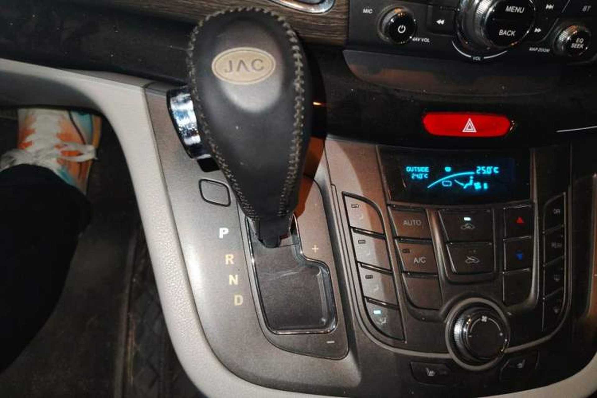 Used JAC Group Refine M5 2013 2.0T Gasoline Automatic Business Edition Gear Lever