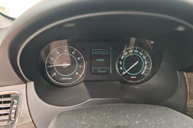 Used JAC Group Refine M5 2013 2.0T Gasoline Automatic Business Edition Instrument Cluster