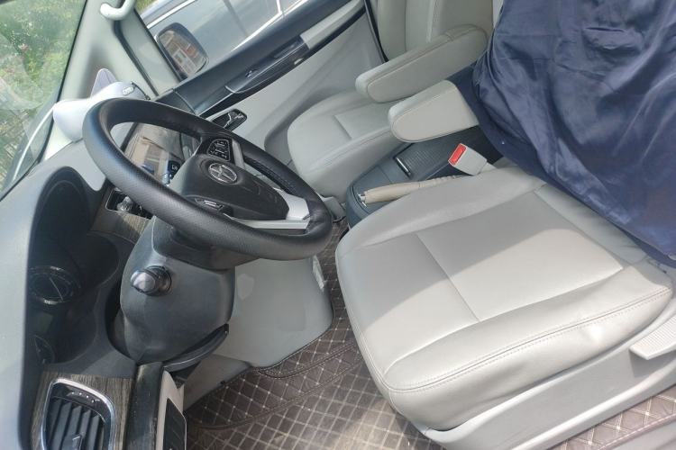 Used JAC Group Refine M5 2013 2.0T Gasoline Automatic Business Edition Left Front Seat