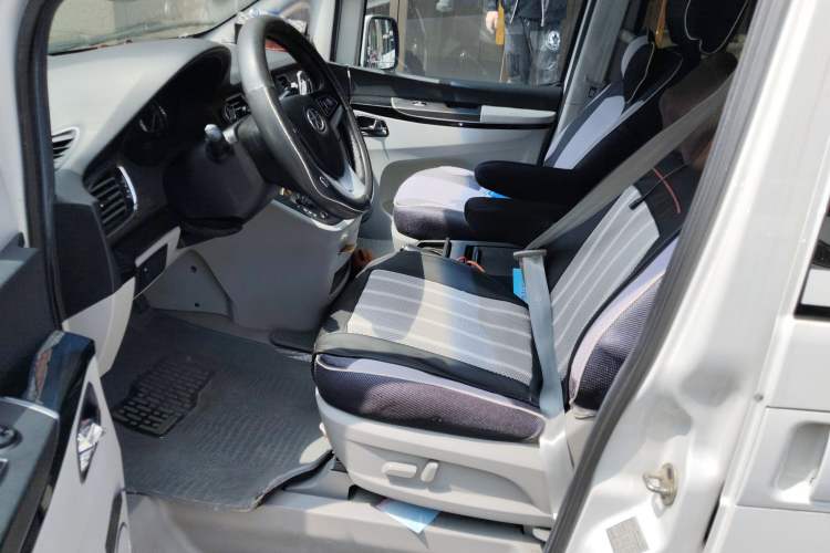 Used JAC Group Refine M5 2013 2.0T Gasoline Automatic Business Edition Left Front Seat