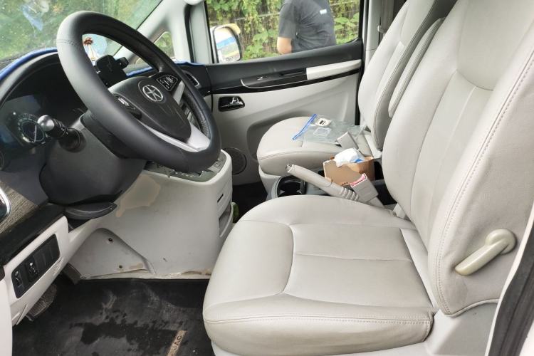 Used JAC Group Refine M5 2013 2.0T Gasoline Automatic Business Edition Left Front Seat