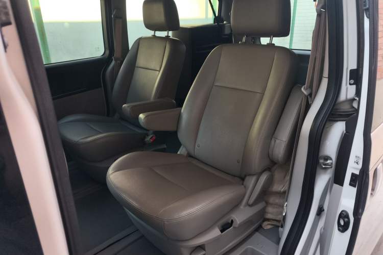 Used JAC Group Refine M5 2013 2.0T Gasoline Automatic Business Edition Left Rear Seat
