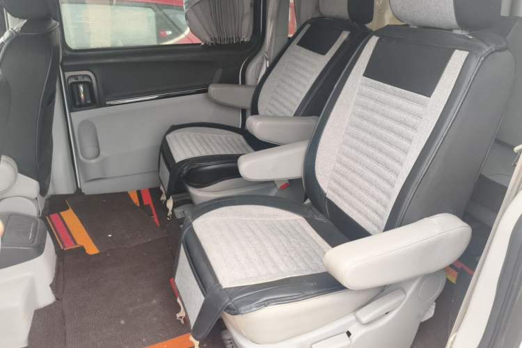 Used JAC Group Refine M5 2013 2.0T Gasoline Automatic Business Edition Left Rear Seat
