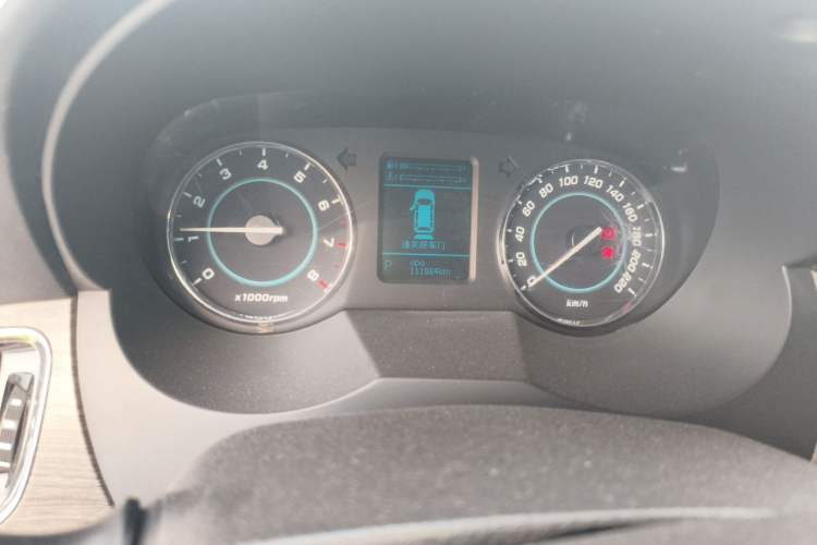 Used JAC Group Refine M5 2013 2.0T Gasoline Automatic Business Edition Odometer Close Up