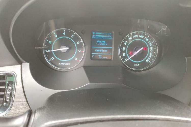 Used JAC Group Refine M5 2013 2.0T Gasoline Automatic Business Edition Odometer Close Up