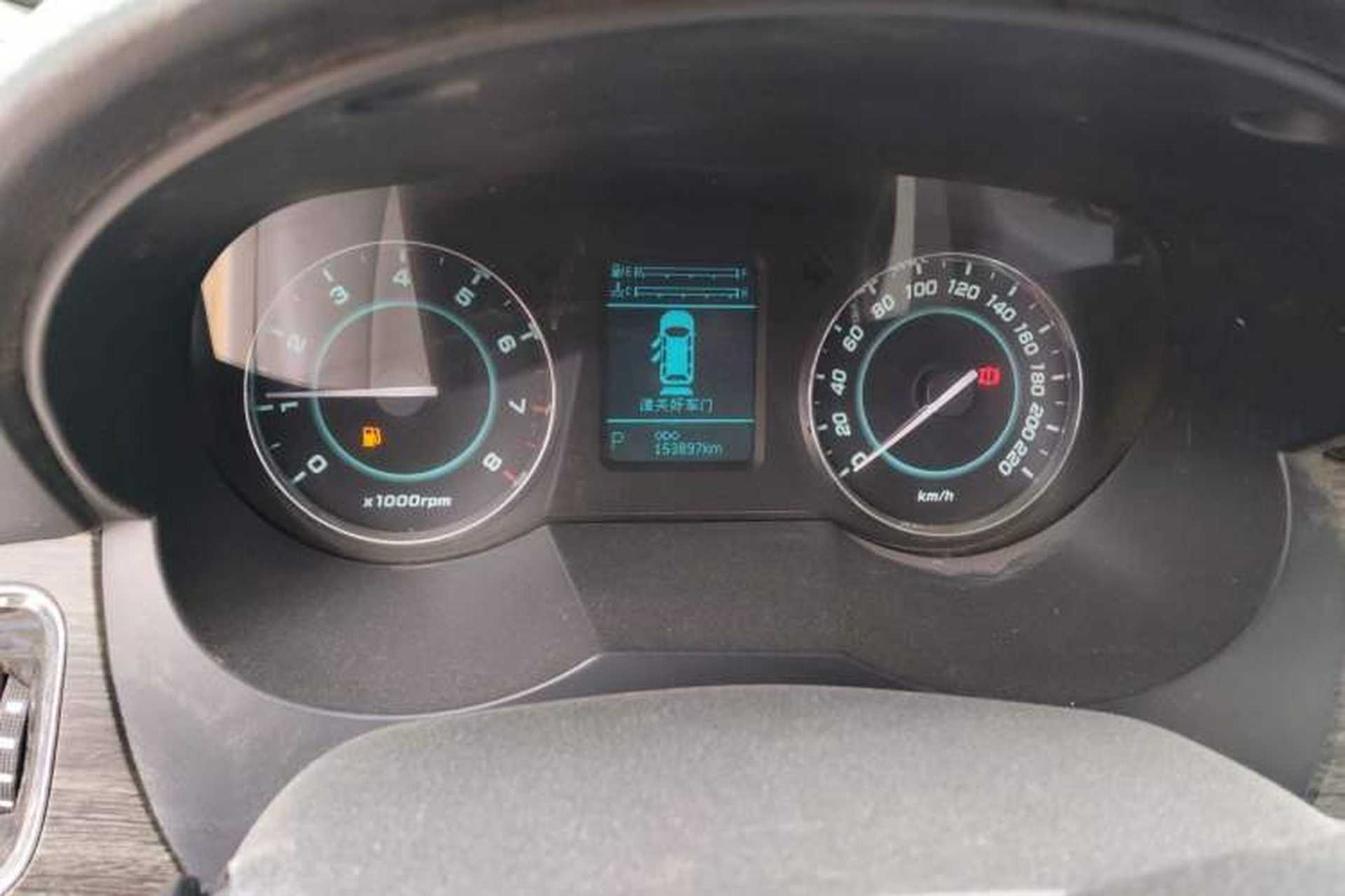 Used JAC Group Refine M5 2013 2.0T Gasoline Automatic Business Edition Odometer Close Up
