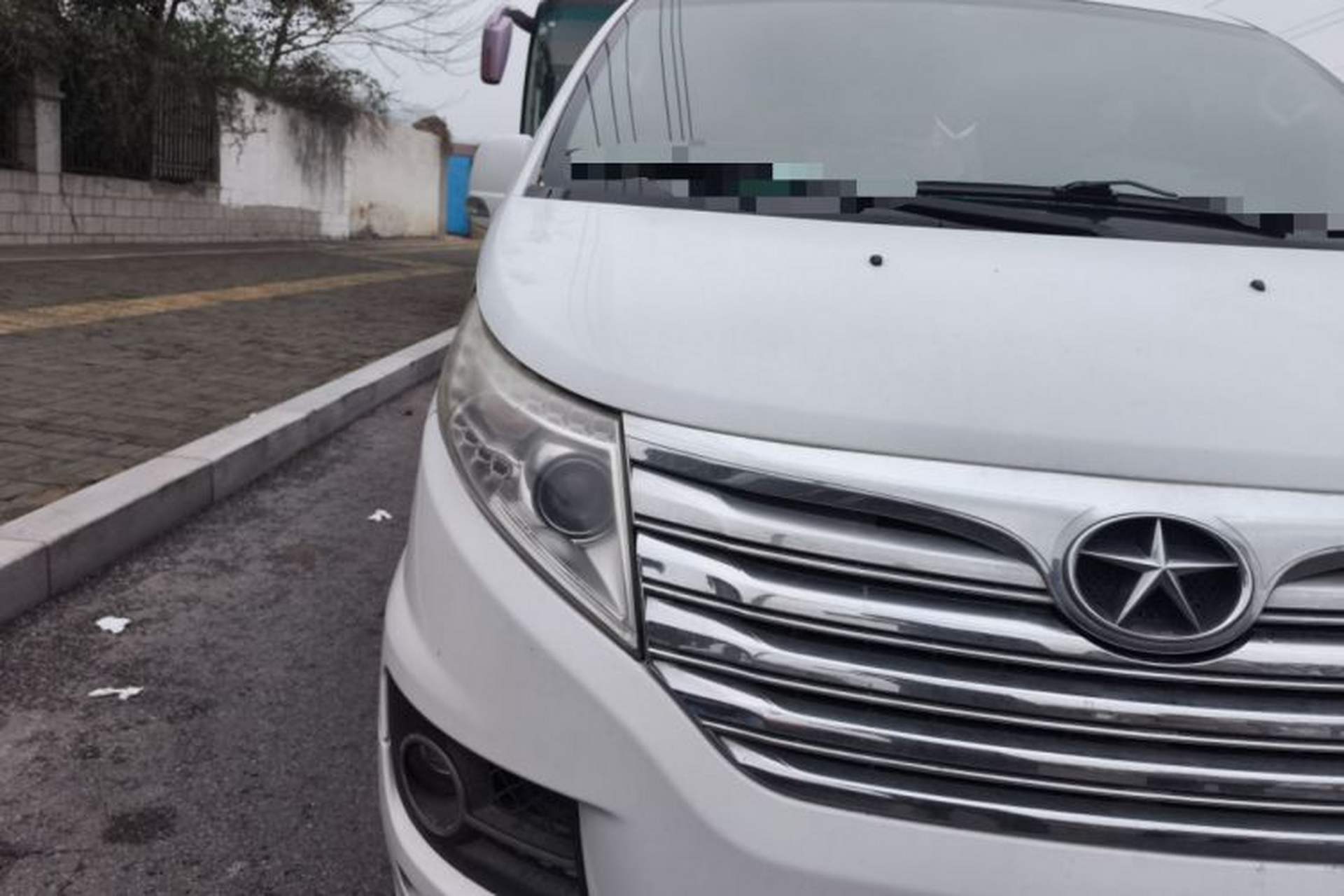 Used JAC Group Refine M5 2013 2.0T Gasoline Automatic Business Edition Right Front Headlight
