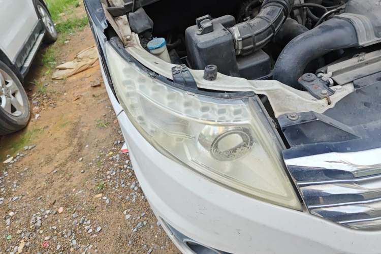 Used JAC Group Refine M5 2013 2.0T Gasoline Automatic Business Edition Right Front Headlight