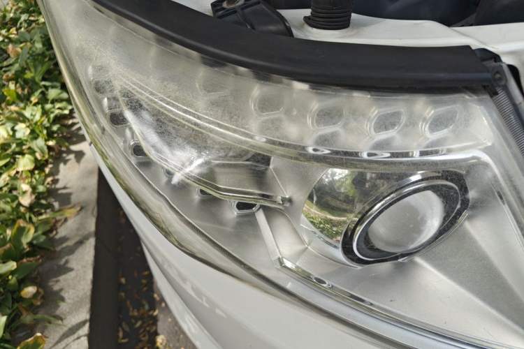 Used JAC Group Refine M5 2013 2.0T Gasoline Manual Business Edition Right Front Headlight
