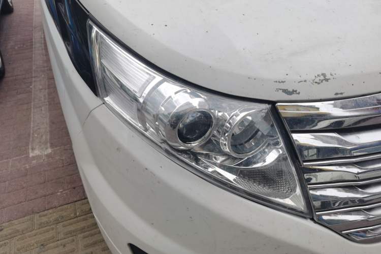 Used JAC Group Refine M5 2013 2.0T Gasoline Manual Business Edition Right Front Headlight