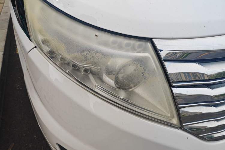 Used JAC Group Refine M5 2013 2.0T Gasoline Automatic Business Edition Right Front Headlight