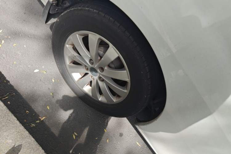 Used JAC Group Refine M5 2013 2.0T Gasoline Manual Business Edition Right Front Wheel Hub