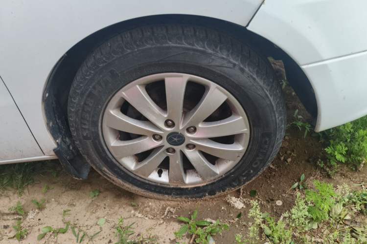 Used JAC Group Refine M5 2013 2.0T Gasoline Automatic Business Edition Right Front Wheel Hub