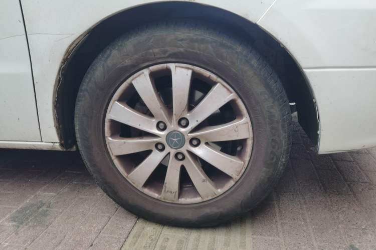 Used JAC Group Refine M5 2013 2.0T Gasoline Manual Business Edition Right Front Wheel Hub